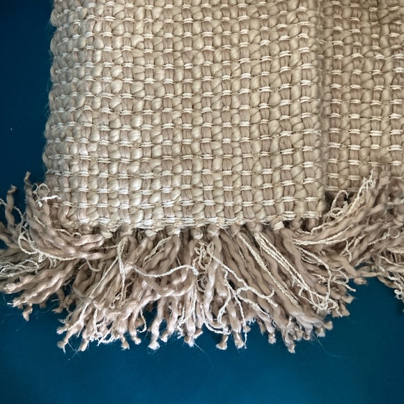 Crate and barrel Landyn Sesame throw - Picture 4 of 6